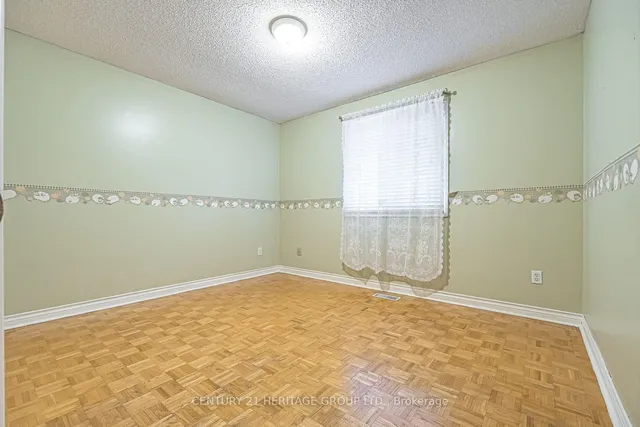 100 Adrianno Cres, Vaughan 4