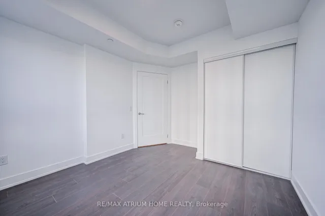 8 Cedarland Dr #1211, Markham 5