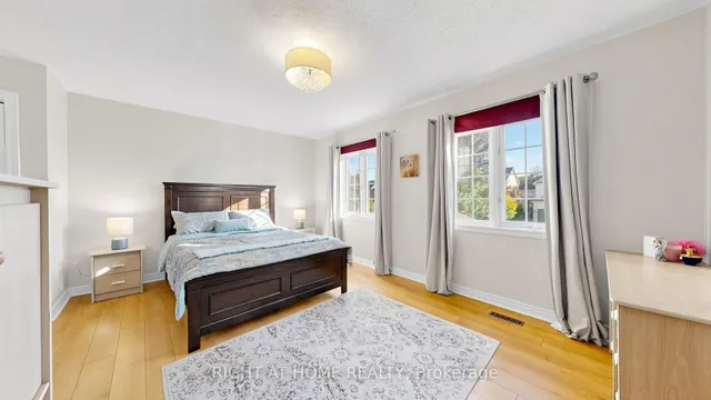 87 Primeau Dr, Aurora 5