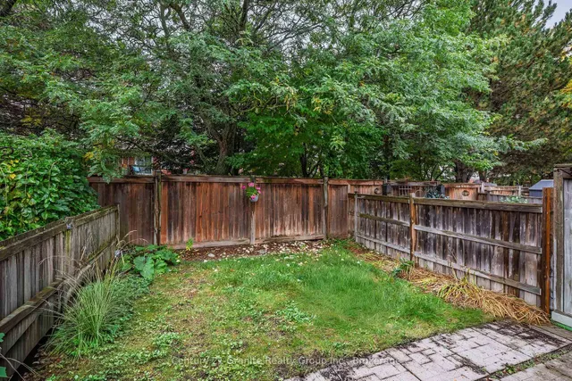 742 Shanahan Blvd, Newmarket 4