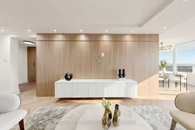 7 Townsgate Dr #1506, Vaughan 4