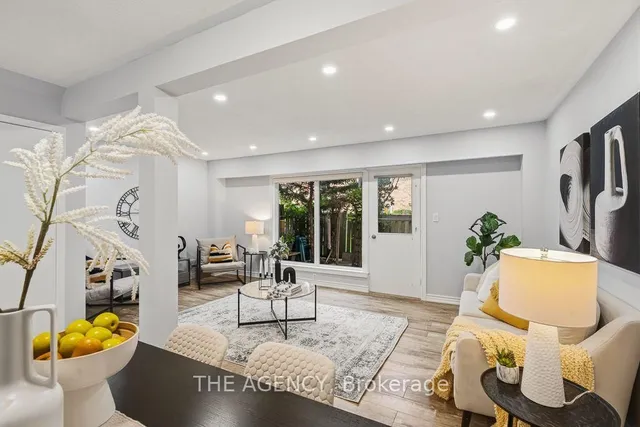 1 Wootten Way #32, Markham 3