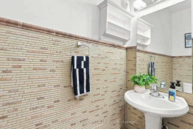 136 Rollinghill Rd, Richmond Hill 3