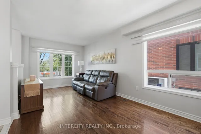 93 Chalone Cres, Vaughan 4