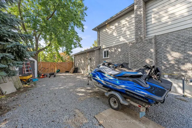 222 Biscayne Blvd, Georgina 3
