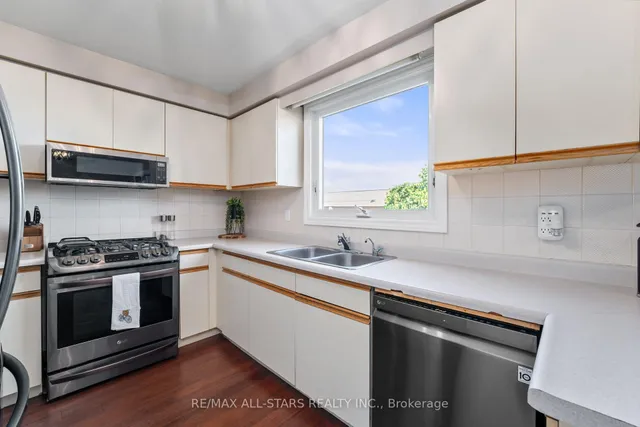 222 Biscayne Blvd, Georgina 5