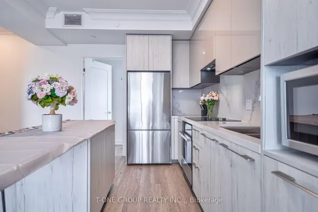 8 Water Walk Dr #2701, Markham 4