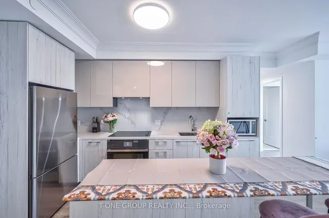 8 Water Walk Dr #2701, Markham 3