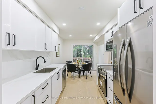 766 Caradonna Cres #9, Newmarket 4