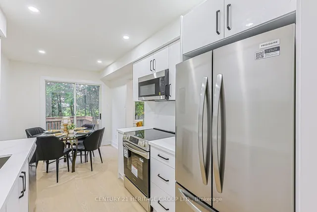 766 Caradonna Cres #9, Newmarket 5