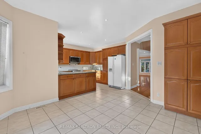 12 Loudon Cres, Vaughan 4