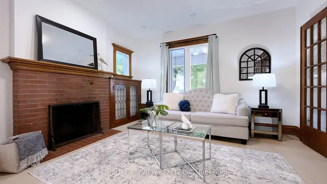 82 Centre St, Richmond Hill 5