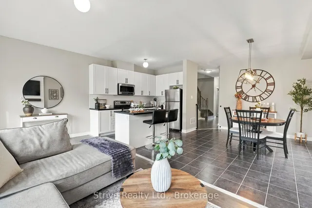 18 Bud Doucette Crt, Uxbridge 4