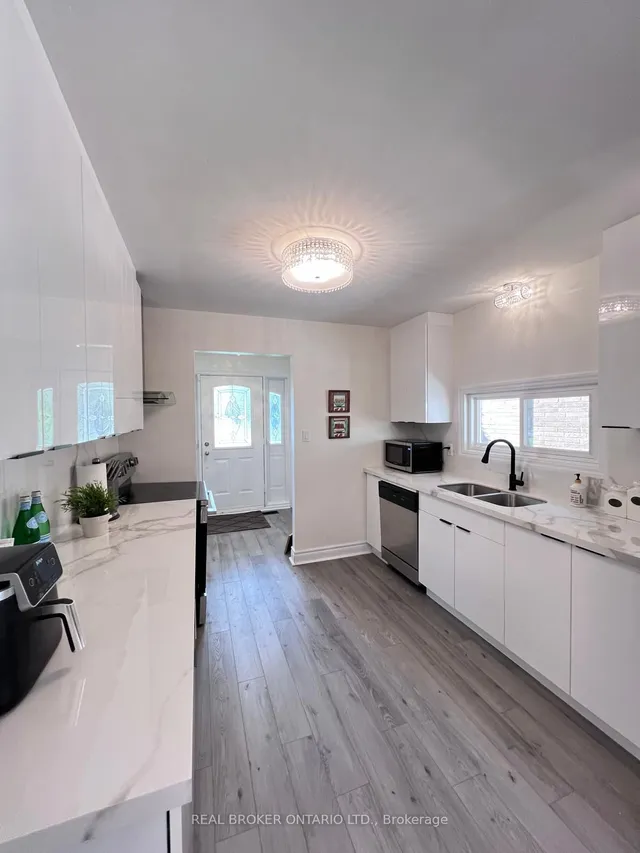 105 Fred Varley Dr, Markham 4