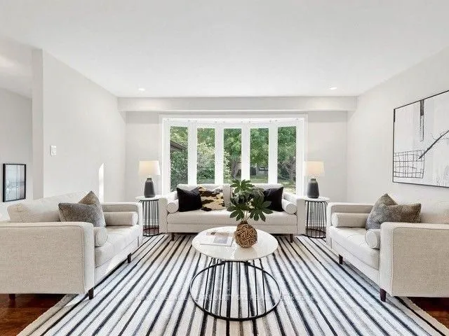 12 Sir Pellias Terr, Markham 3