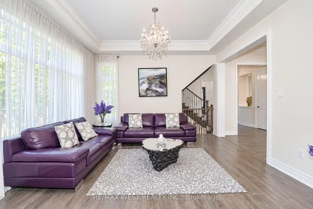 23 Macmurchy Ave, King 3