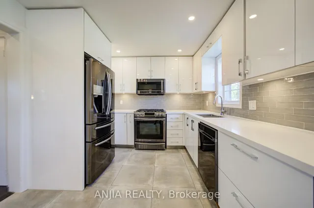 7 Hawtin Lane, Aurora 3
