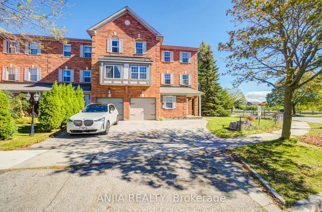 7 Hawtin Lane, Aurora 1
