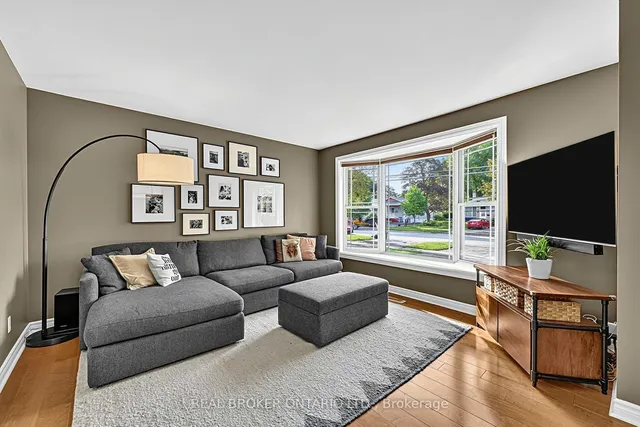 110 Murray Dr, Aurora 4