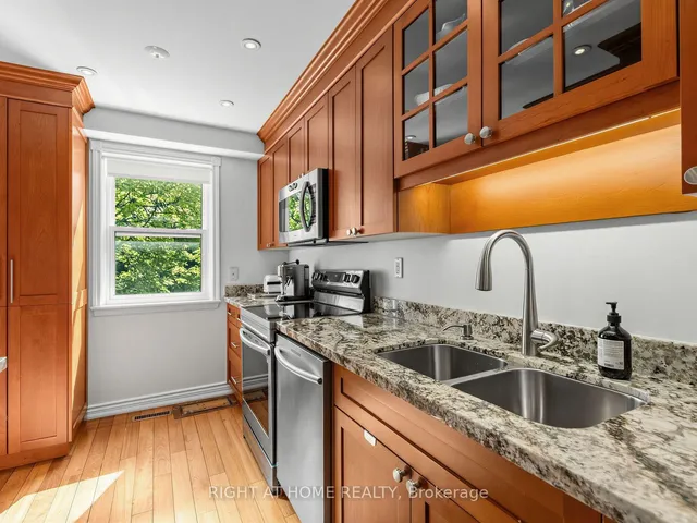 1984 John St, Markham 5