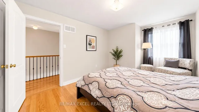 176 Sir Sanford Fleming Way, Vaughan 3