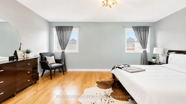 176 Sir Sanford Fleming Way, Vaughan 5
