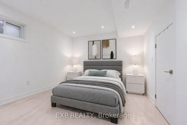 16 Wainwright Ave, Richmond Hill 3