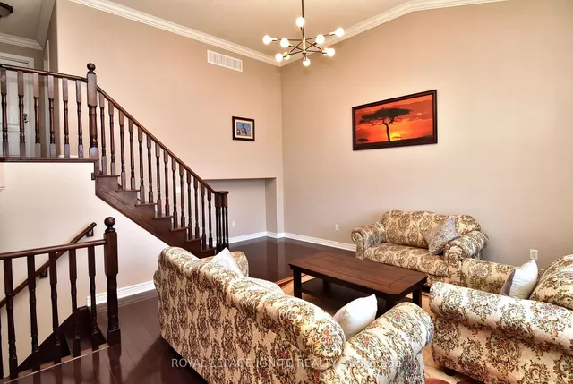 42 Grayleaf Dr, Whitchurch-Stouffville 5