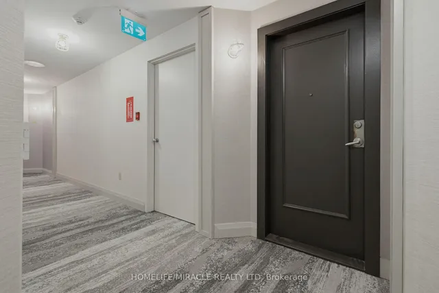7250 Yonge St #PH211, Vaughan 3
