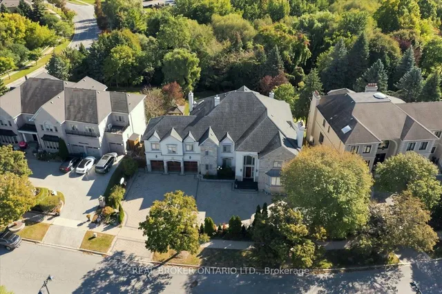 39 Dewbourne Ave, Richmond Hill 4