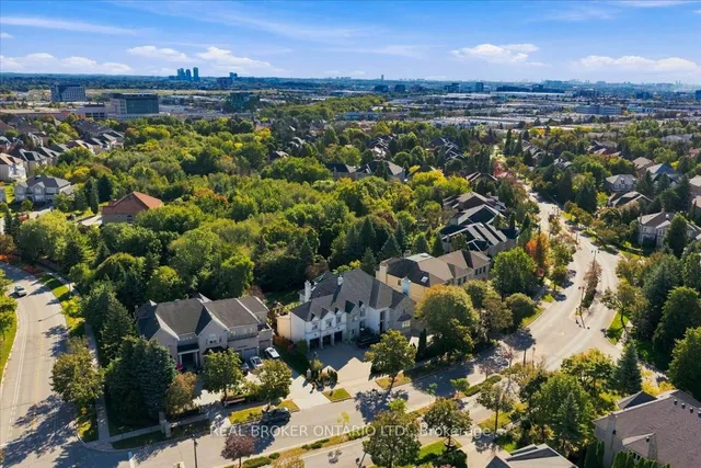 39 Dewbourne Ave, Richmond Hill 2