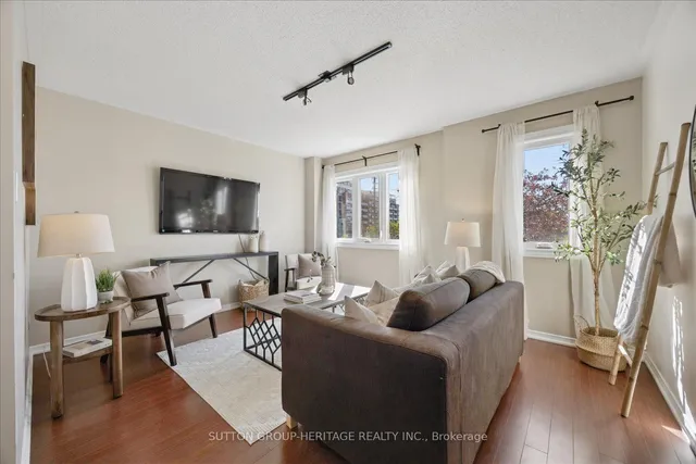 8915 Yonge St, Richmond Hill 3