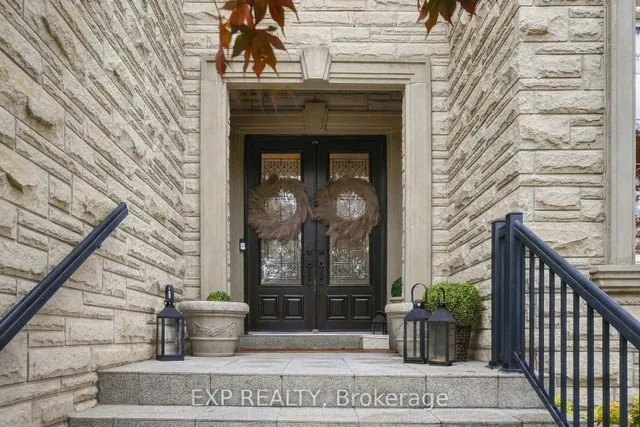 412 Manhattan Dr, Markham 2