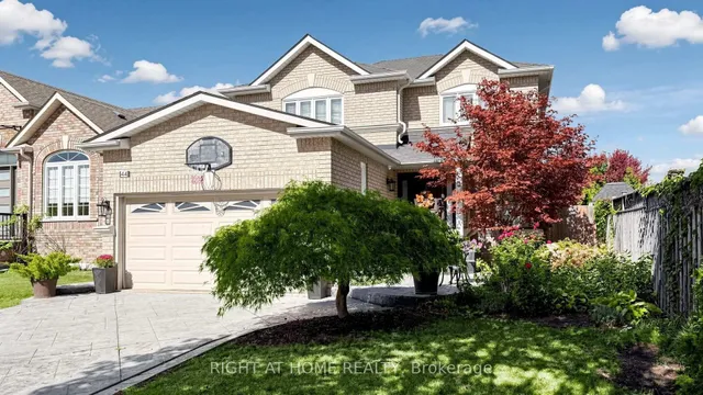 44 Robertson Clse, Vaughan 4