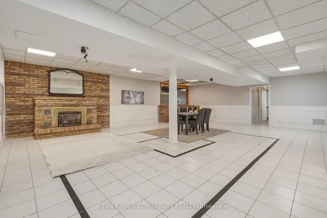 176 Old Surrey Lane, Richmond Hill 5