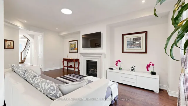 327 Mactier Dr, Vaughan 2
