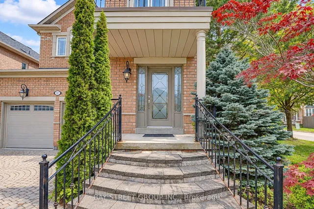 207 Farmstead Rd, Richmond Hill 2