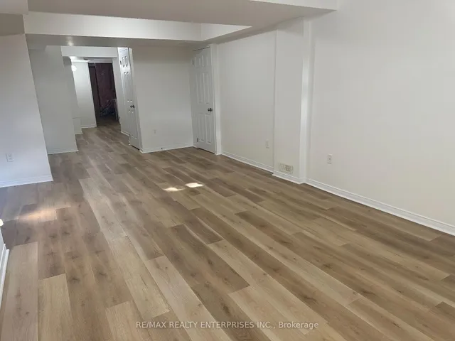 2 Summit Dr, Vaughan 3