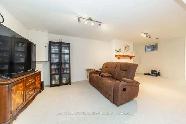 28 Augusta Crt, Markham 5