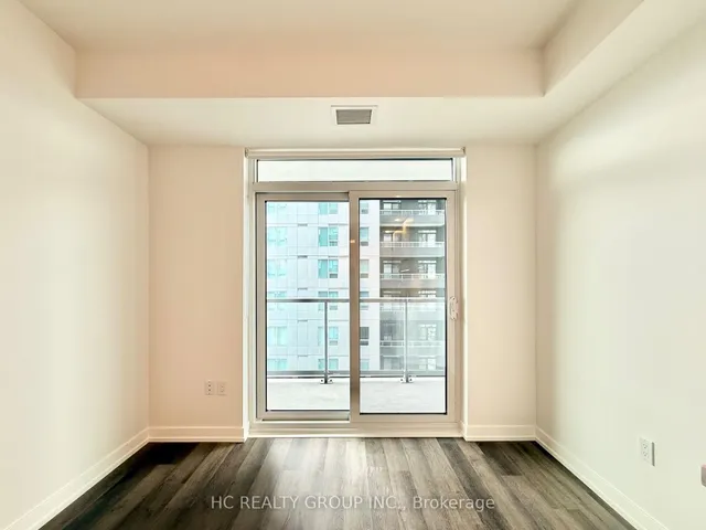 5 Meadowdale Rd #2007, Vaughan 3
