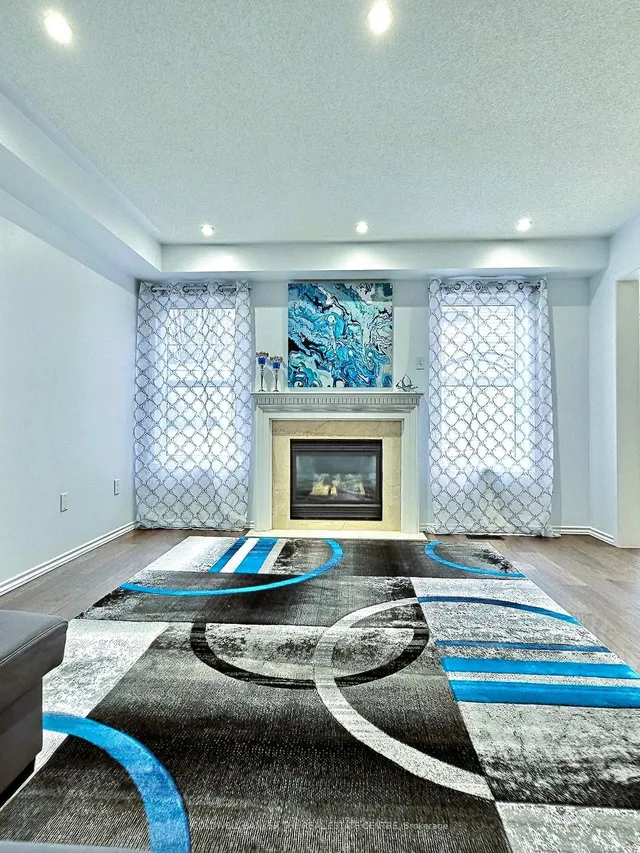 1 Rutherford Rd, Bradford West Gwillimbury 5