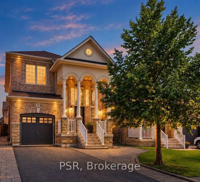 9 White Beach Cres, Vaughan