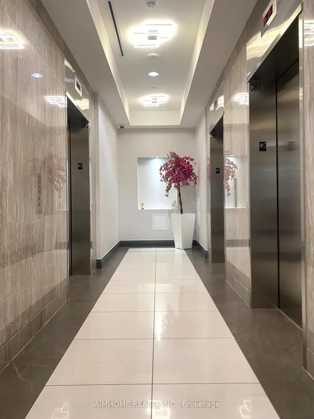 7171 Yonge St #1712, Markham 4