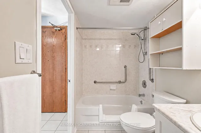7373 Martingrove Rd #223, Vaughan 4
