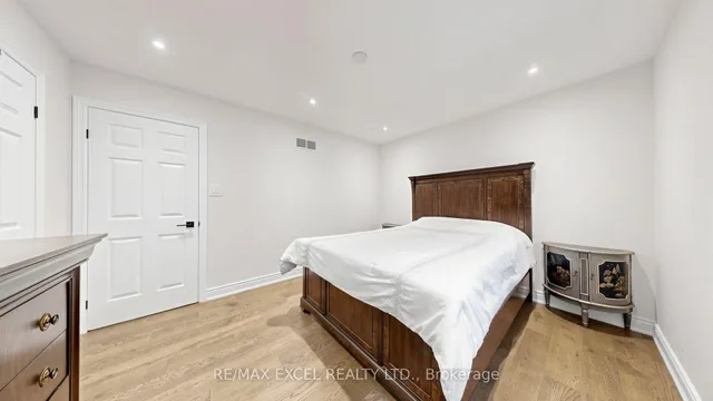 2B Trinity Cres, Richmond Hill 2