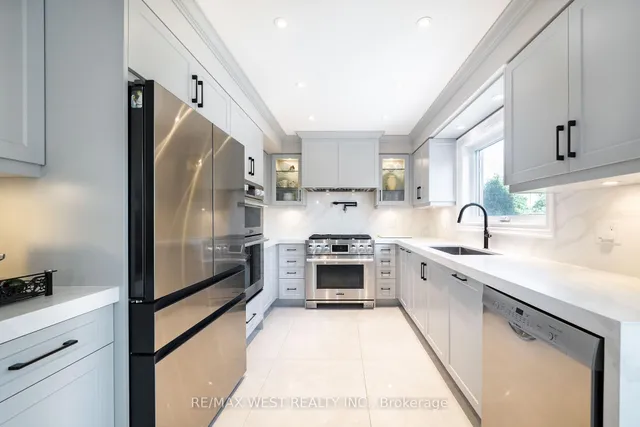 98 Arrowhead Dr, Vaughan 3