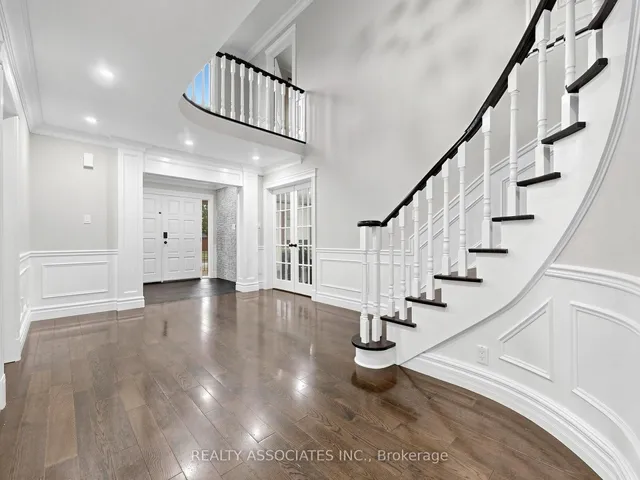 96 Zinnia Pl, Vaughan 5