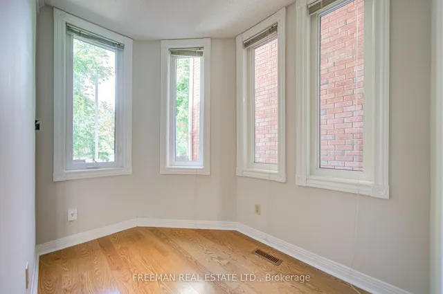 107 Brownstone Circ, Vaughan 3