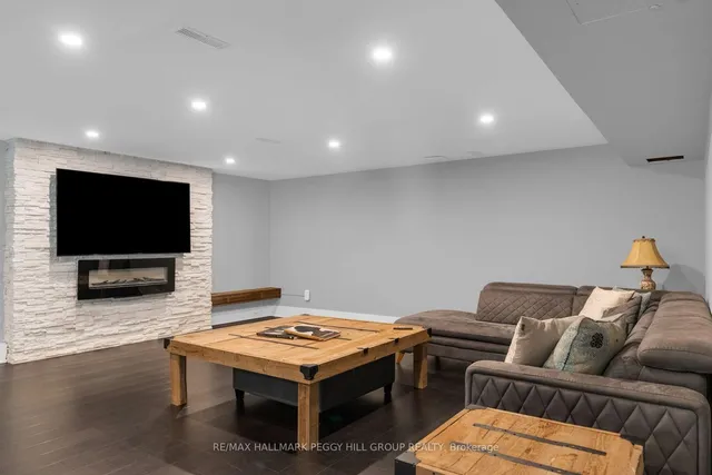 1814 Quantz Cres, Innisfil 2