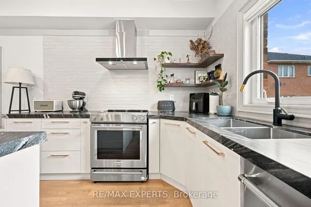 108 Westolivia Tr, Vaughan 2